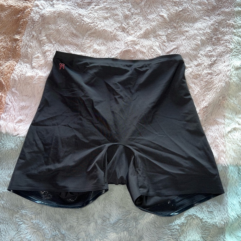 Ruby ribbon shapewear large black shorts